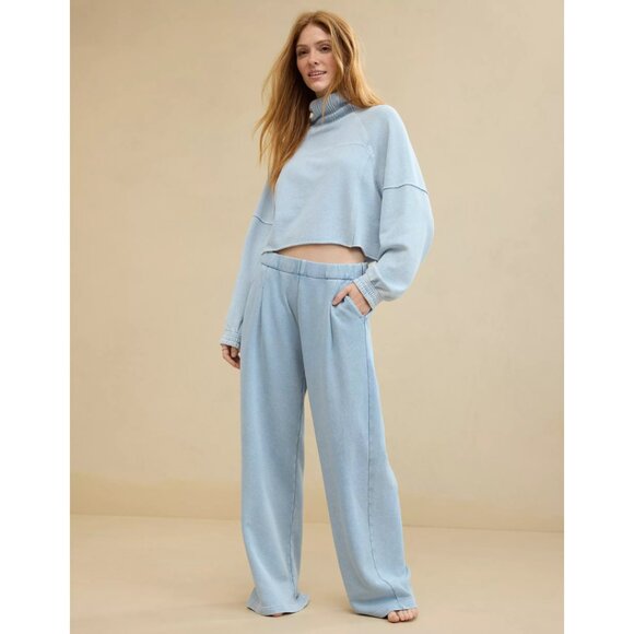 NWT Aerie Cozy Sweatshirt New Heights Fleece Turtleneck Size XS in Cloud Wash - Picture 7 of 7